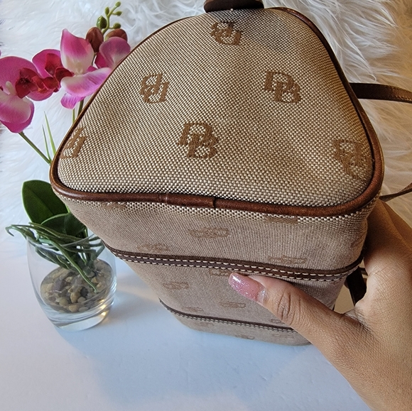 EUC Vintage Dooney and Bourke monogram shoulder mini barrel bag - Picture 9 of 10
